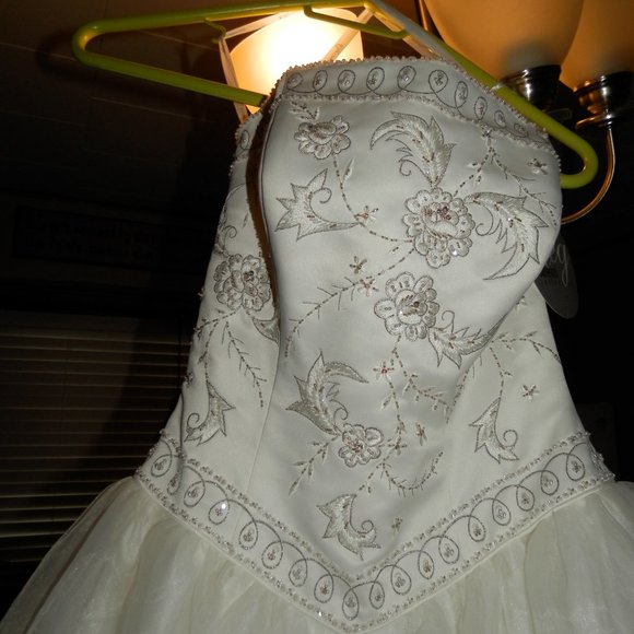 nwt oleg cassi wedding dress and accessories - Picture 2 of 15